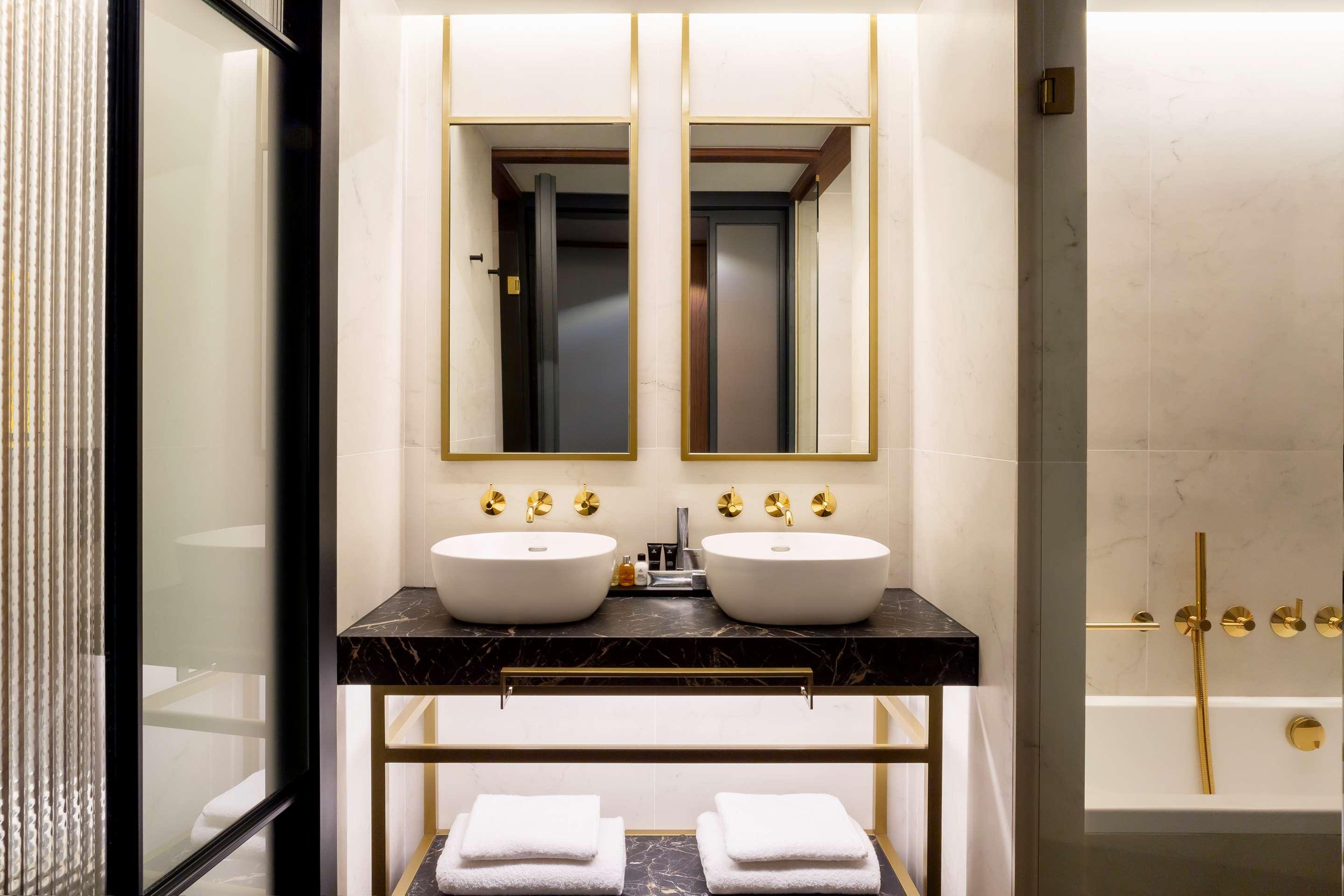 Radisson Collection Bilbao Hotel Exterior photo Bathroom