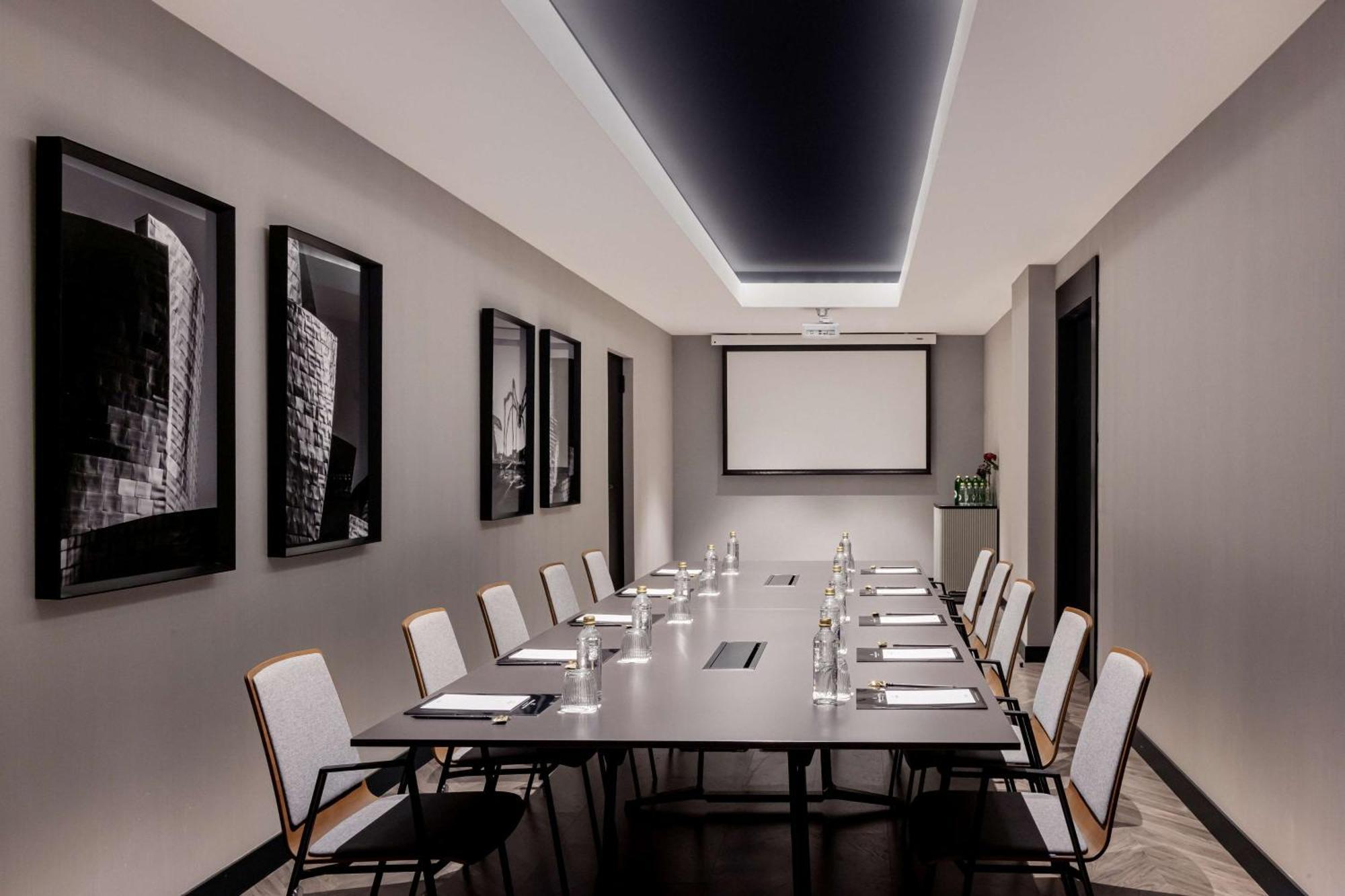 Radisson Collection Bilbao Hotel Exterior photo Meeting room