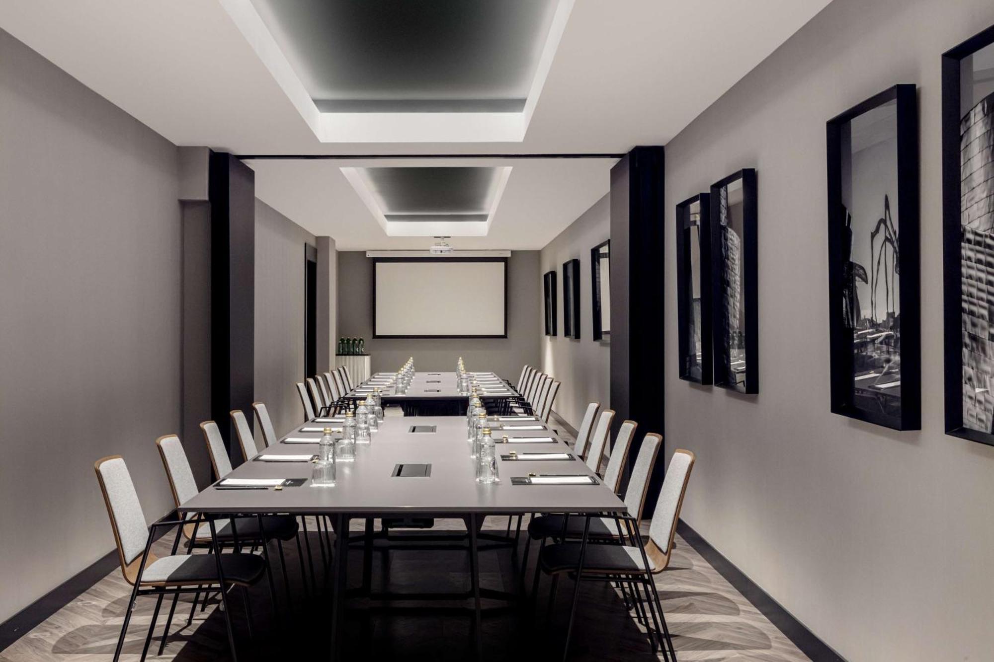 Radisson Collection Bilbao Hotel Exterior photo Boardroom