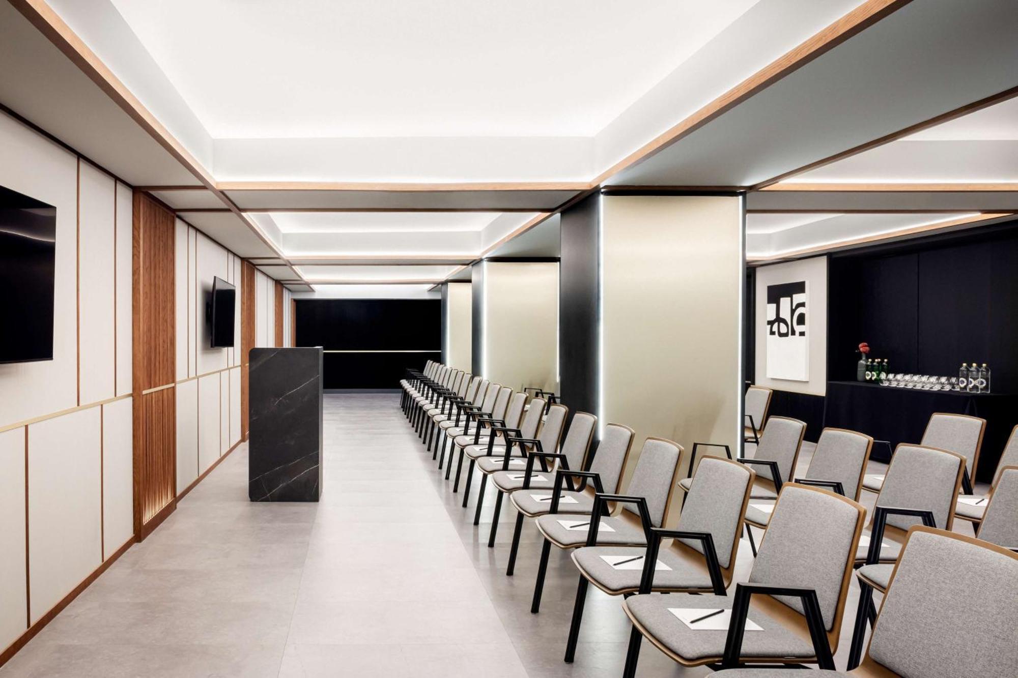 Radisson Collection Bilbao Hotel Exterior photo The press conference room