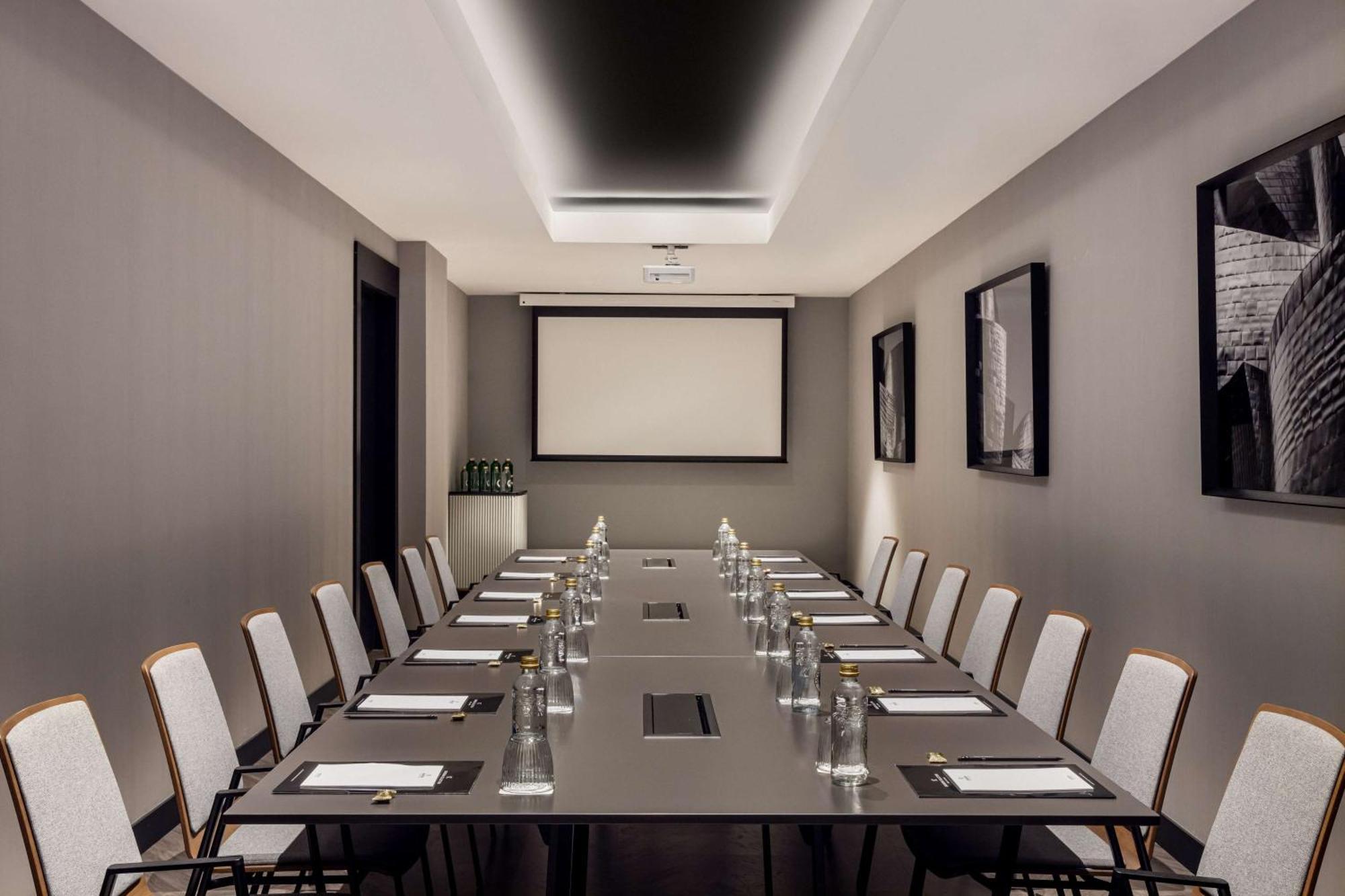 Radisson Collection Bilbao Hotel Exterior photo Meeting room