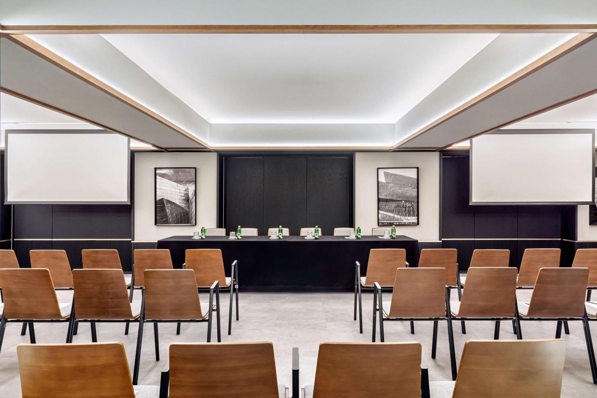 Radisson Collection Bilbao Hotel Exterior photo The meeting room of the Federal Council