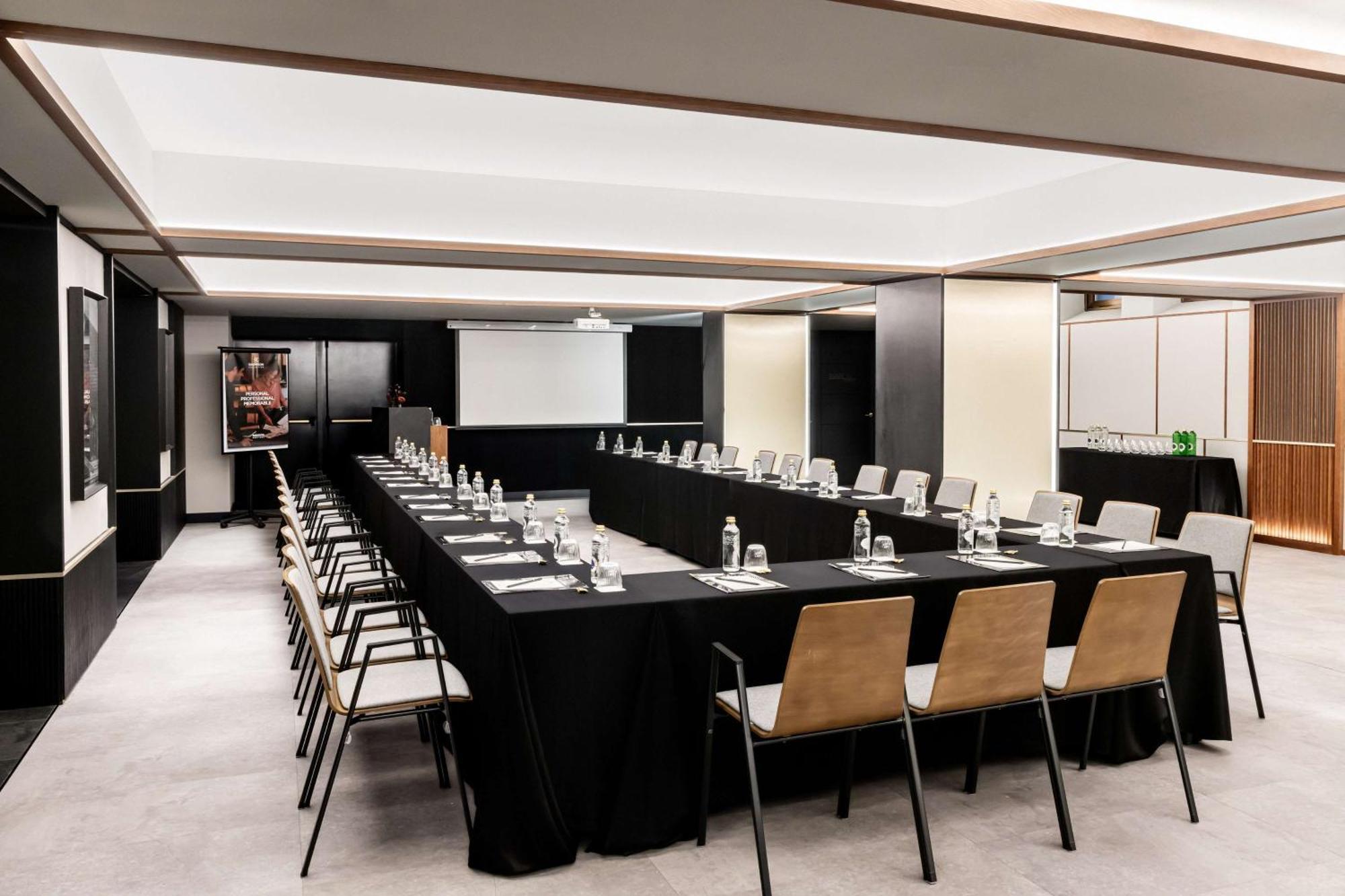 Radisson Collection Bilbao Hotel Exterior photo Meeting room