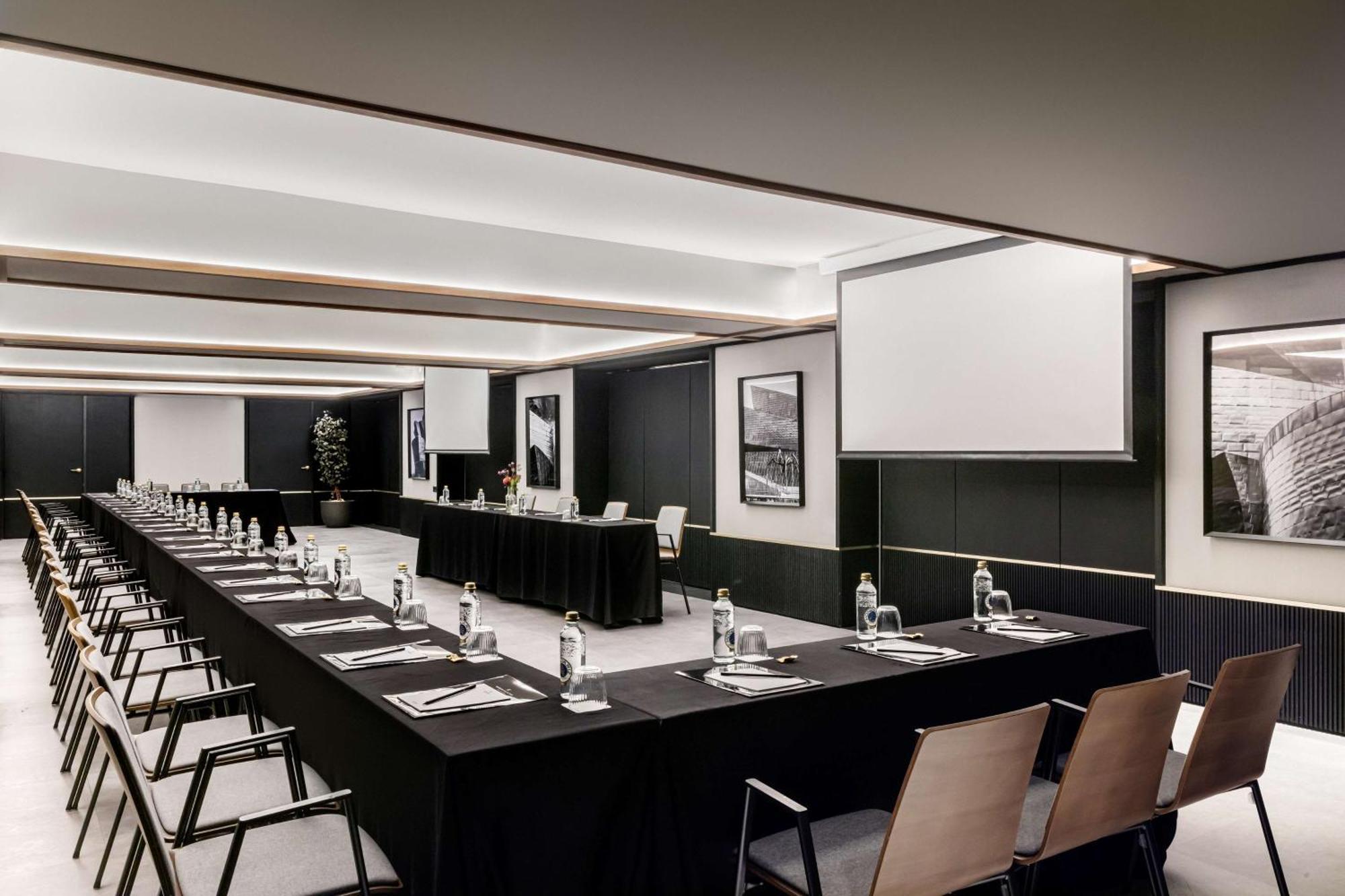 Radisson Collection Bilbao Hotel Exterior photo The meeting room